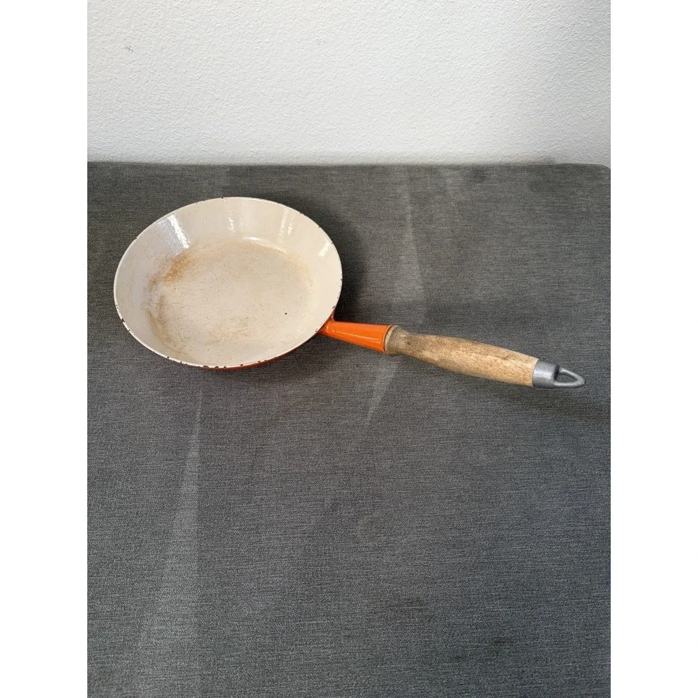 Vintage Le Creuset 24 Cast Iron Enamel Pan Skillet 9.5
